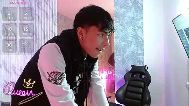 Snapshot of osamu_tay chatting on February 5, 11:28 am osamu tay online show from February 5, 11:28 am