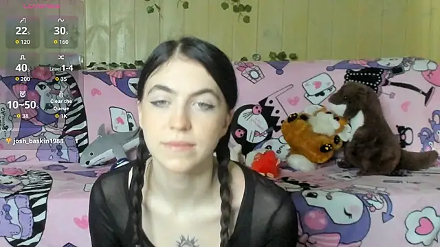 reze daisies online show from March 31, 8:05 am