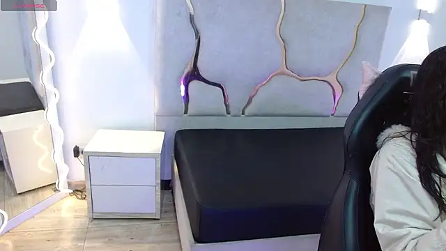 TINY TAY online show from March 3, 11:28 am