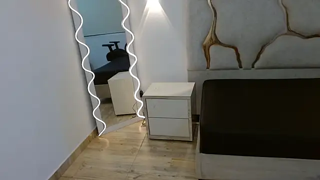 TINY TAY online show from March 4, 11:40 am