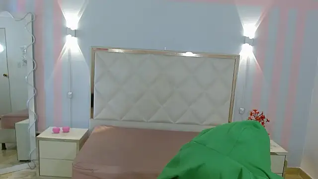 NOOAH TAY online show from February 21, 7:16 pm