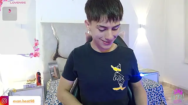 EVAN TAY online show from February 14, 4:13 am