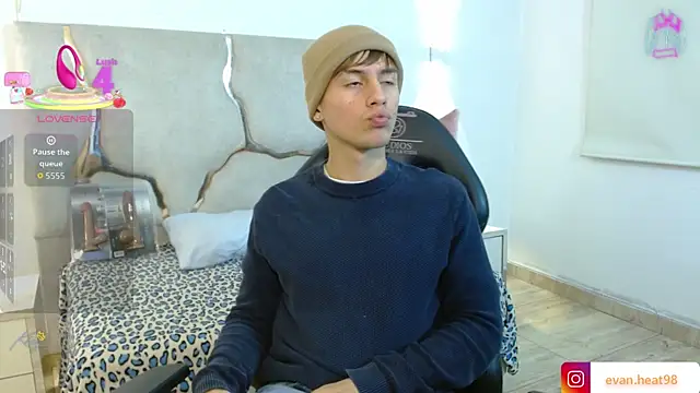 EVAN TAY online show from April 9, 3:08 am