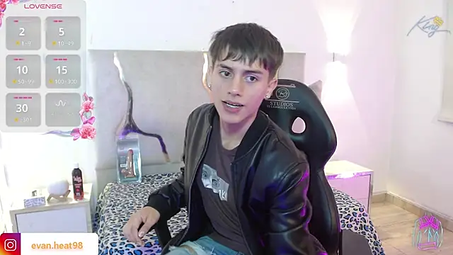 EVAN TAY online show from February 16, 3:16 am