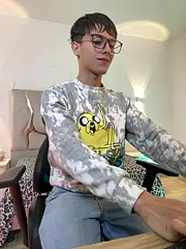 EVAN TAY online show from February 18, 3:15 am