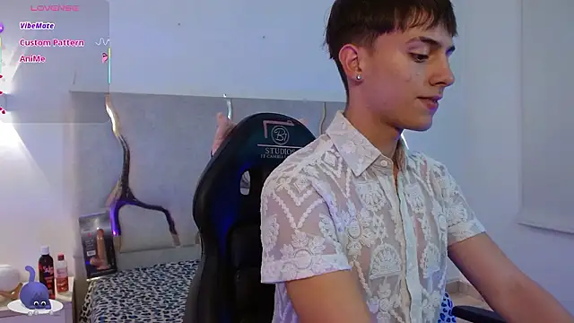 EVAN TAY online show from February 13, 3:06 am