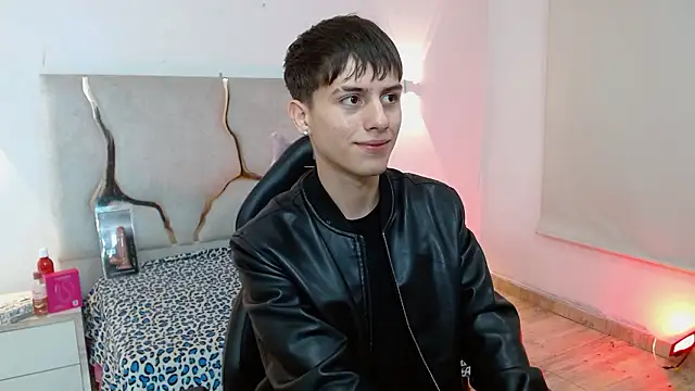 EVAN TAY online show from February 24, 3:07 am