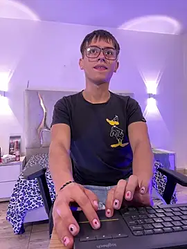 EVAN TAY online show from February 1, 3:16 am