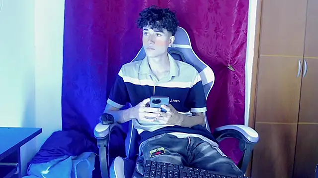 Johnny cagee  online show from February 22, 12:02 am