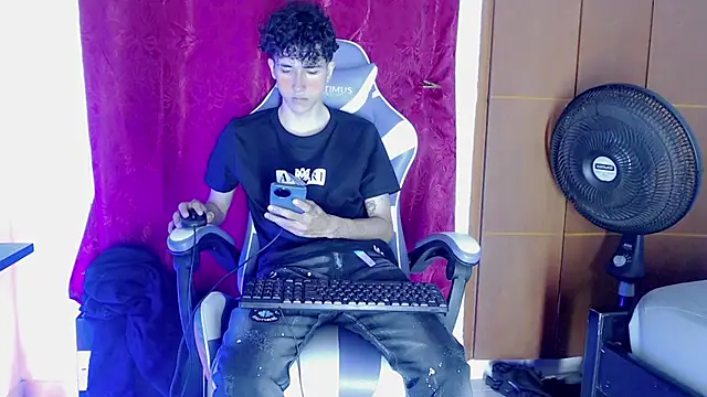 Johnny cagee  online show from February 16, 11:24 pm