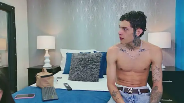 MadyAndEthan online show from April 8, 12:50 pm