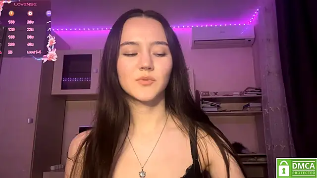 Snapshot of Kiaicatie chatting on June 16, 5:35 pm Kiaicatie online show from June 16, 5:35 pm