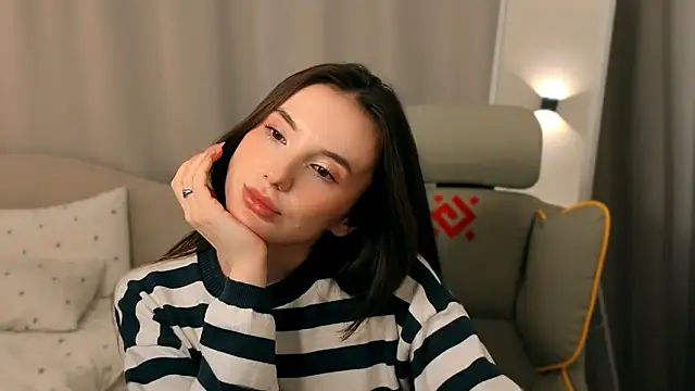 ssandralovin online show from February 13, 7:36 pm