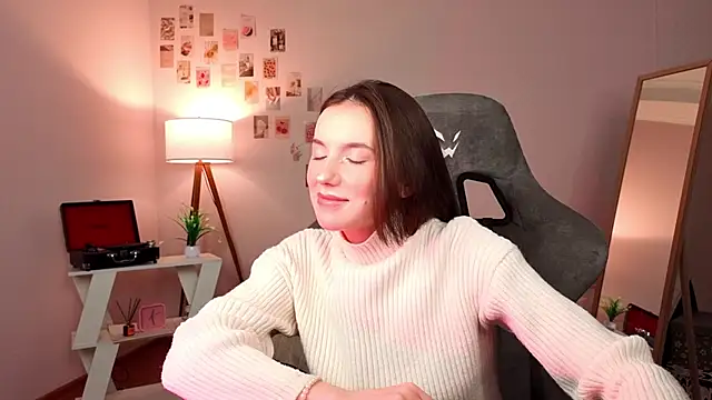 ssandralovin online show from February 4, 4:29 am