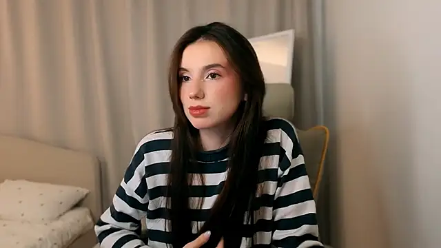 ssandralovin online show from February 25, 7:47 pm