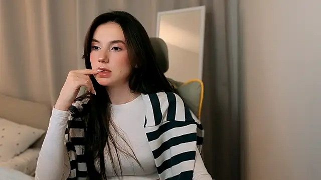 ssandralovin online show from February 22, 7:59 pm