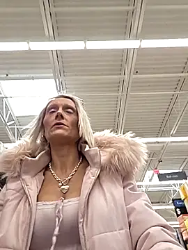 Snapshot of BeautifulFire23 chatting on February 7, 6:49 pm BeautifulFire23 online show from February 7, 6:49 pm