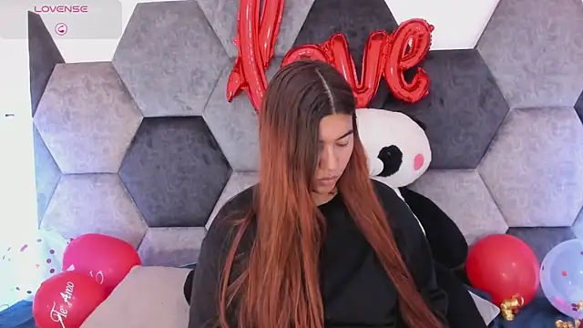 Snapshot of DulceJones chatting on February 14, 8:09 pm DulceJones online show from February 14, 8:09 pm