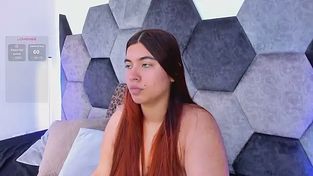 Snapshot of DulceJones chatting on February 5, 8:37 pm DulceJones online show from February 5, 8:37 pm