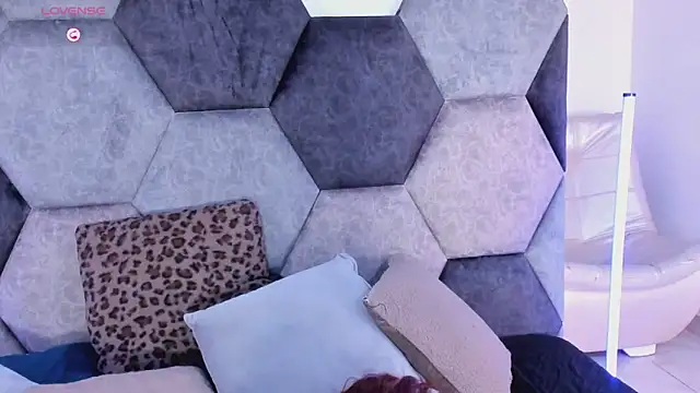 Snapshot of DulceJones chatting on February 11, 8:20 pm DulceJones online show from February 11, 8:20 pm