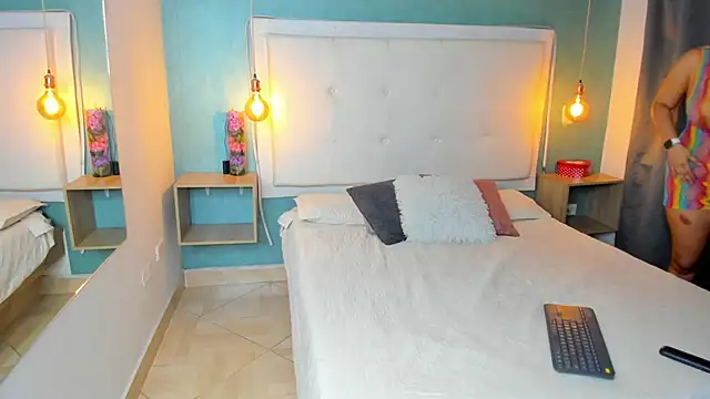 Snapshot of DominikDiaz chatting on February 23, 8:31 pm DominikDiaz online show from February 23, 8:31 pm