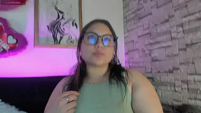 Snapshot of DREAMBOO_ chatting on February 17, 2:42 am DREAMBOO online show from February 17, 2:42 am