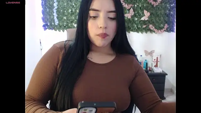 Snapshot of adara_cute_69 chatting on June 15, 7:24 pm adara cute 69 online show from June 15, 7:24 pm