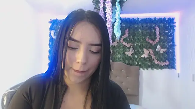 Snapshot of adara_cute_69 chatting on February 10, 7:02 pm adara cute 69 online show from February 10, 7:02 pm