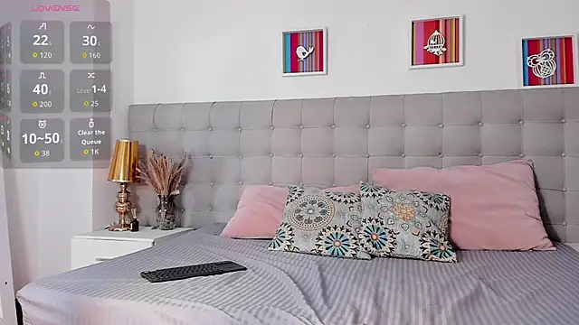 Snapshot of KarolBlazze chatting on April 15, 2:54 pm KarolBlazze online show from April 15, 2:54 pm