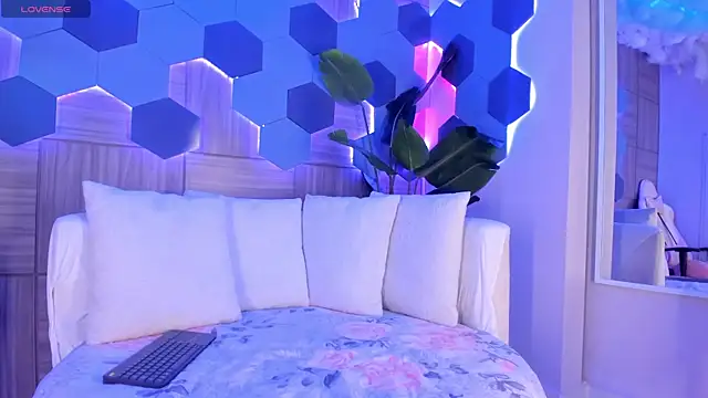 KatyaKozlov online show from April 14, 7:52 pm