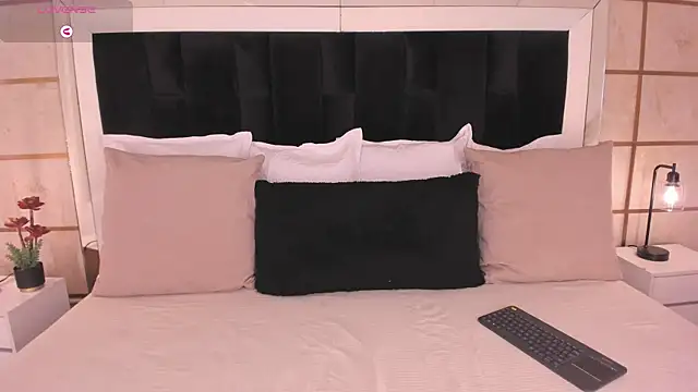 Snapshot of Crystal_Rose__ chatting on June 25, 3:48 am Crystal Rose online show from June 25, 3:48 am