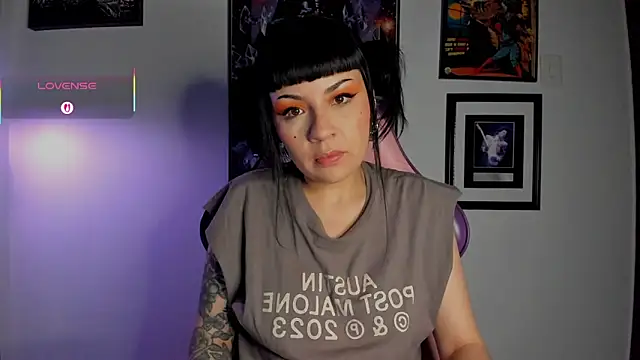 luckylaura online show from February 9, 11:25 pm