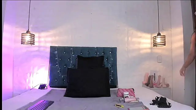 Snapshot of samantha_foxyy chatting on June 18, 11:37 am samantha foxyy online show from June 18, 11:37 am
