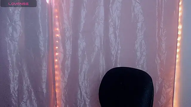 Snapshot of Anita23__ chatting on May 6, 1:26 pm Anita23 online show from May 6, 1:26 pm