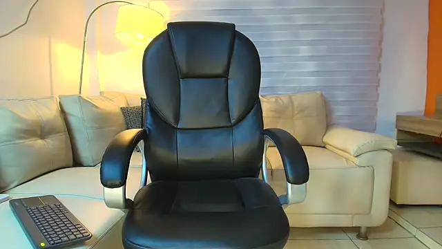 ricky spensar23cm  online show from April 9, 12:23 am