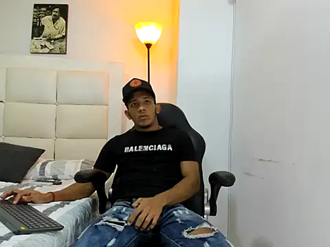 ricky spensar23cm  online show from February 19, 2:30 am