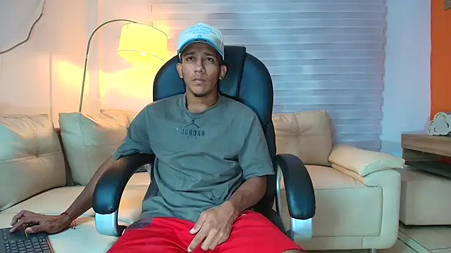 ricky spensar23cm  online show from April 15, 1:11 am