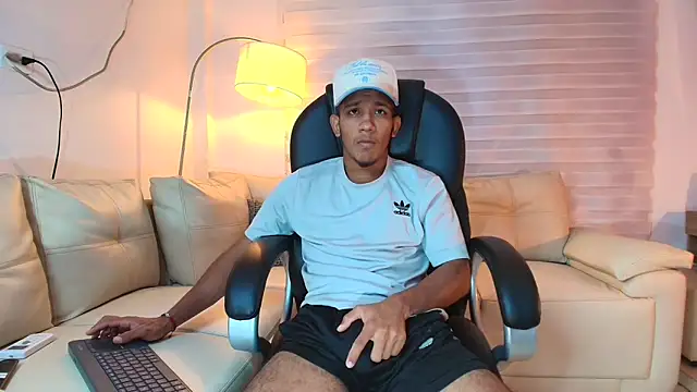 ricky spensar23cm  online show from April 14, 12:26 am