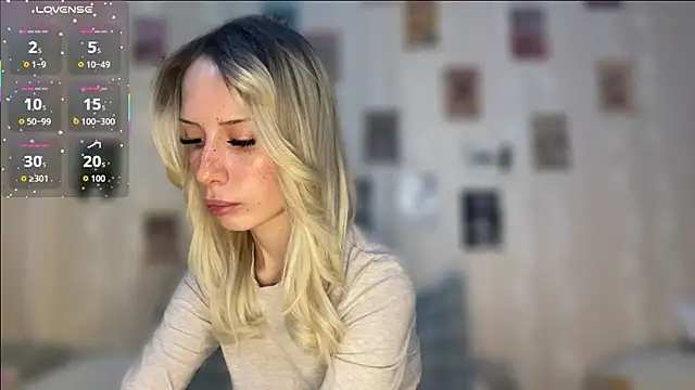 Snapshot of DellaCampbell chatting on February 12, 10:59 am DellaCampbell online show from February 12, 10:59 am