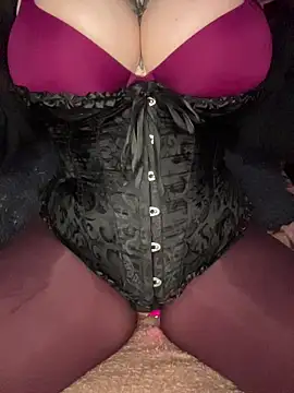 MissOpium online show from March 19, 7:25 pm