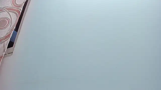 Melanie  Evans online show from April 8, 11:01 am