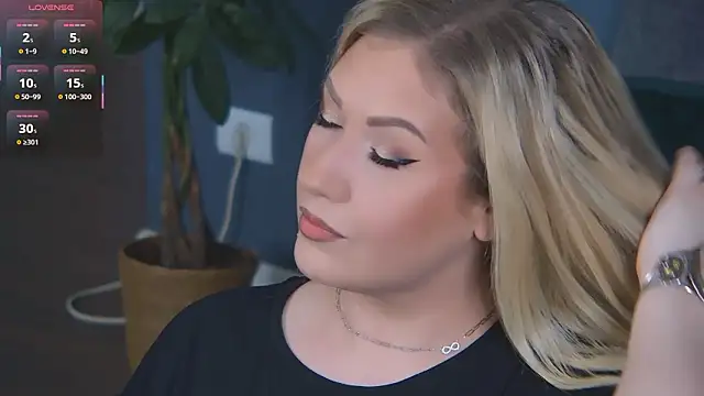 Snapshot of OndinaNoire chatting on March 1, 7:14 pm OndinaNoire online show from March 1, 7:14 pm