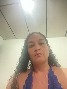 Snapshot of Rosalinda_77 chatting on May 18, 9:41 pm Rosalinda 77 online show from May 18, 9:41 pm