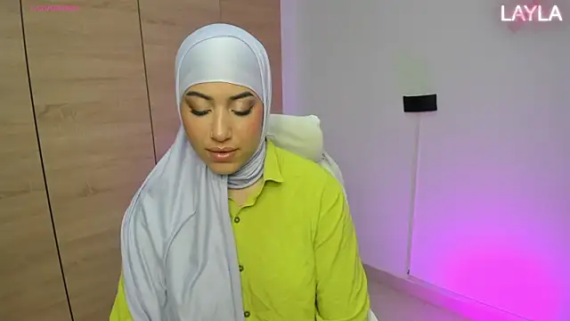 LAY LA  online show from March 7, 10:15 pm