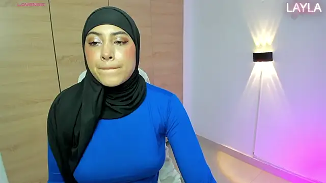 LAY LA  online show from March 14, 9:54 pm