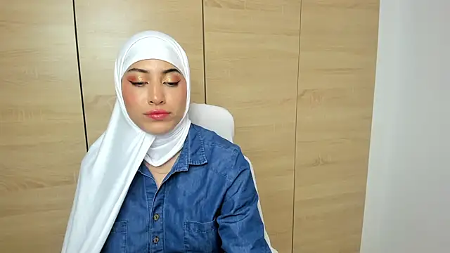 LAY LA  online show from February 23, 9:04 pm