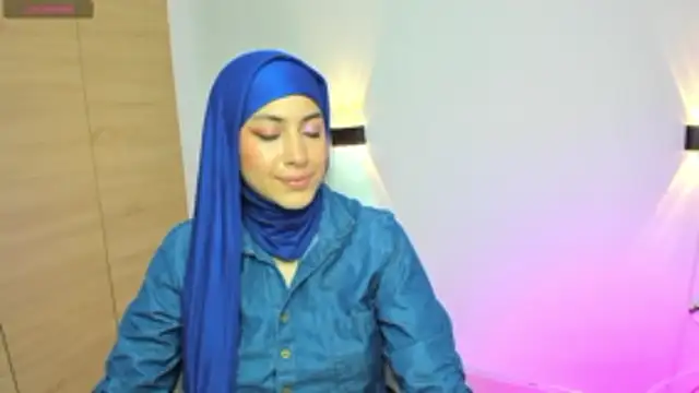 LAY LA  online show from April 10, 9:33 pm