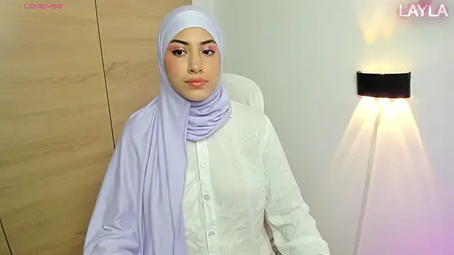 LAY LA  online show from February 5, 11:11 pm