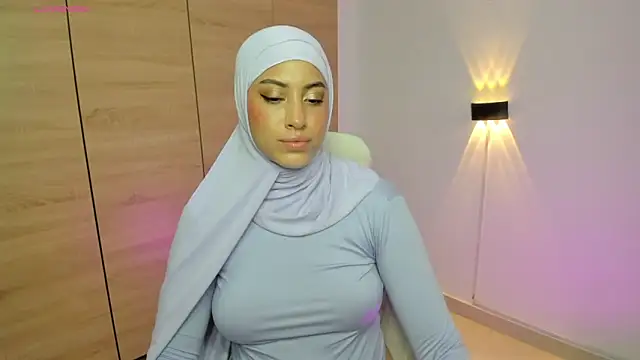 LAY LA  online show from March 16, 9:50 pm