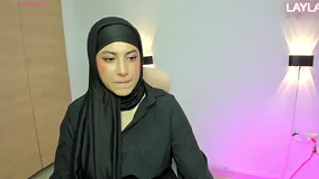 LAY LA  online show from April 13, 10:03 pm